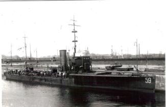 Foto van het schip in een haven